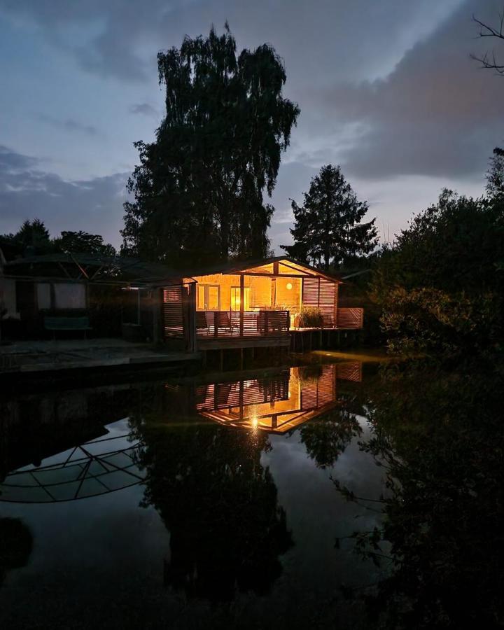 Rustig Gelegen Chalet Solvo Met Terras Aan Het Water Geel Dış mekan fotoğraf