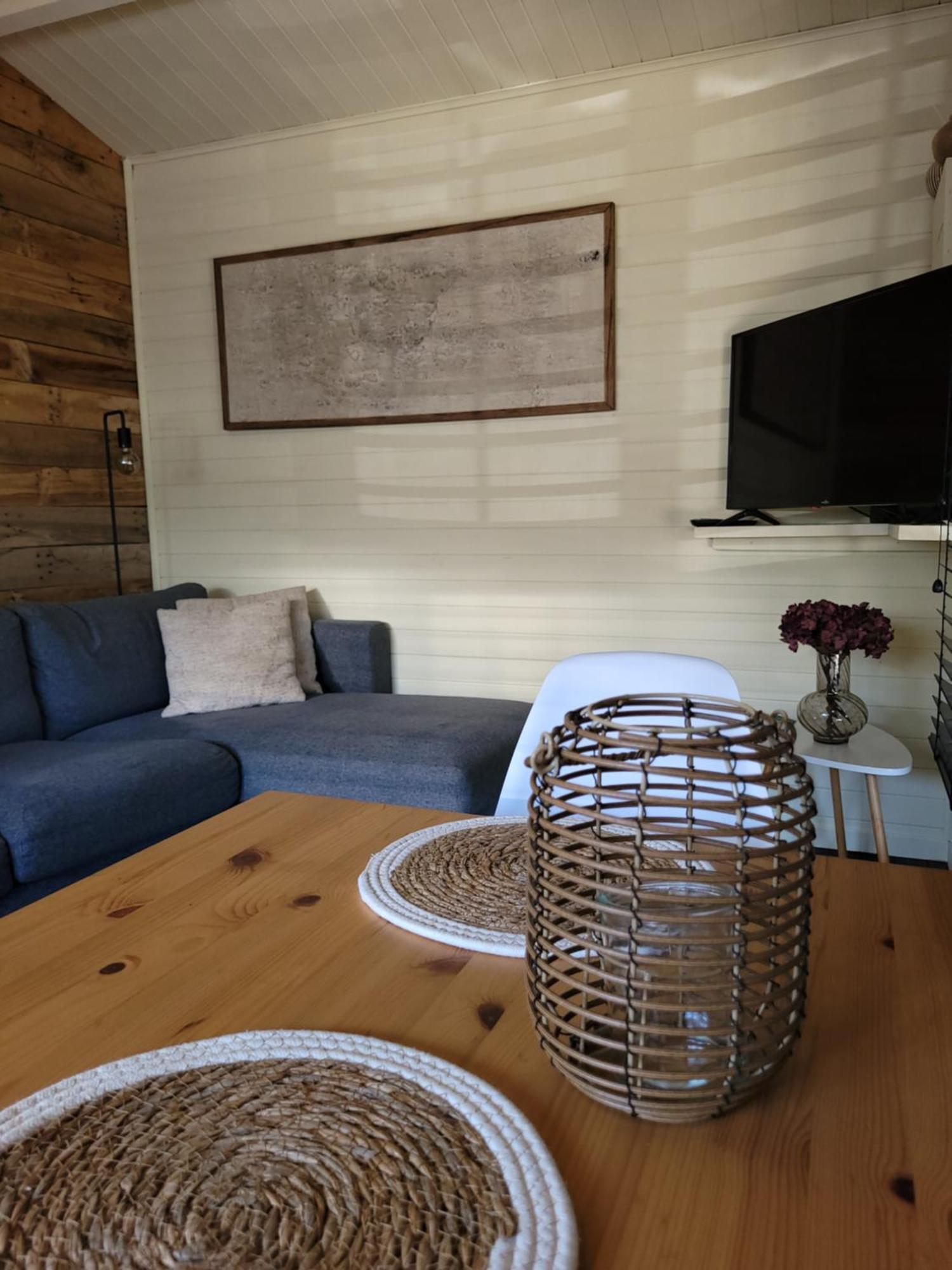 Rustig Gelegen Chalet Solvo Met Terras Aan Het Water Geel Dış mekan fotoğraf