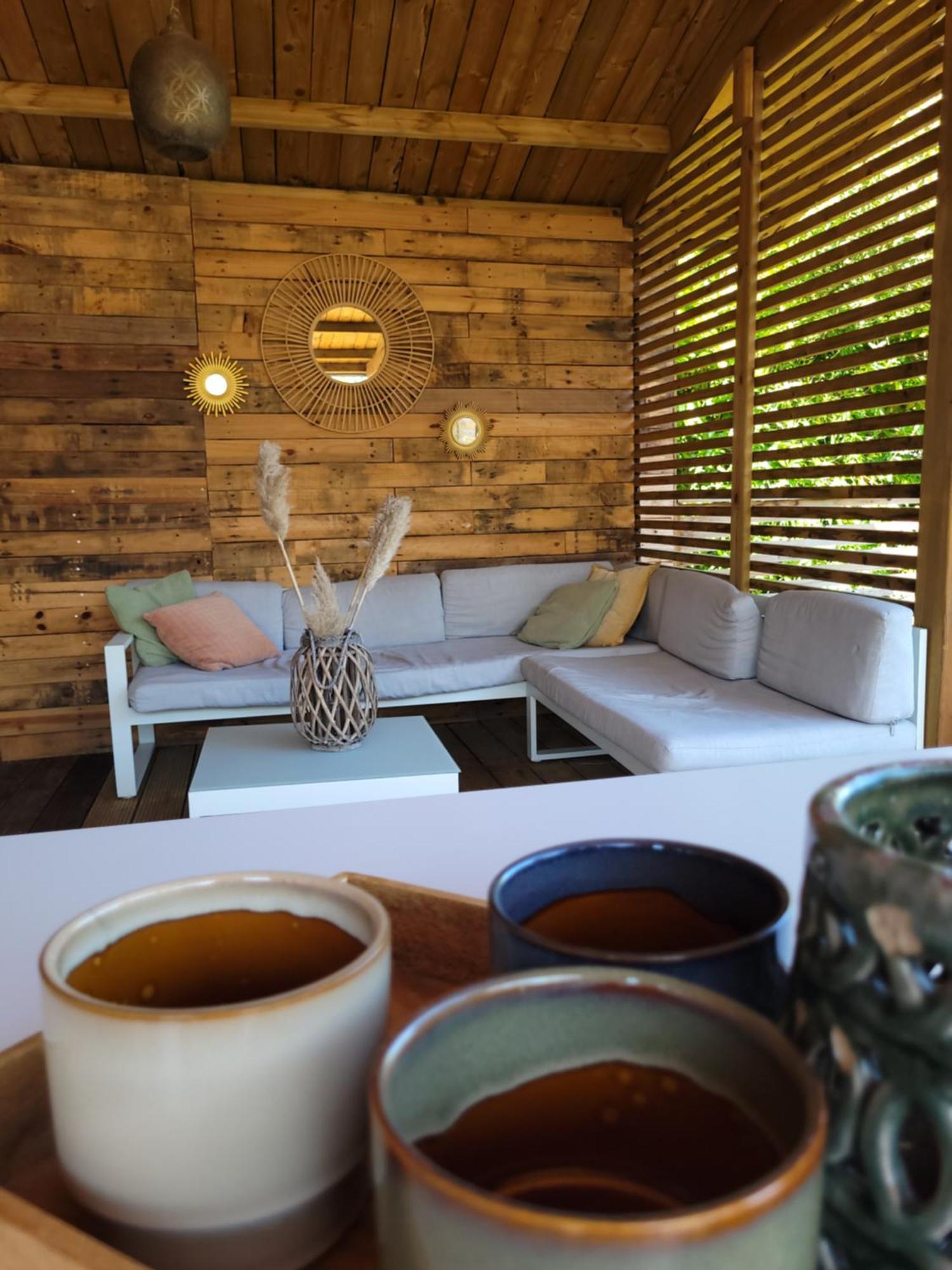 Rustig Gelegen Chalet Solvo Met Terras Aan Het Water Geel Dış mekan fotoğraf